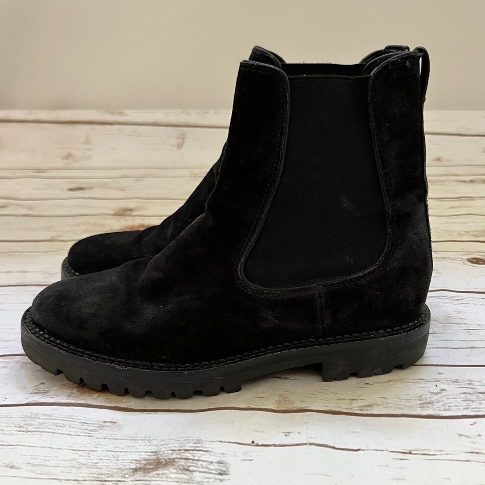 Vince Henderson Chelsea Boots Black Suede Water Repellent Lug Sole 8.5M